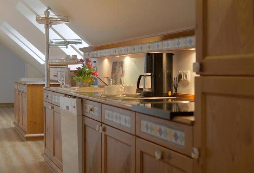 דירת חדר, Asgard