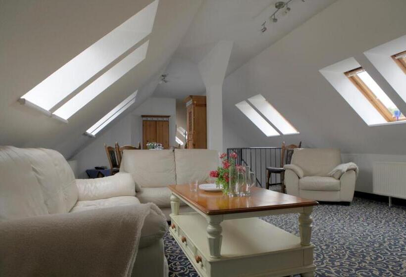 דירת חדר, Asgard