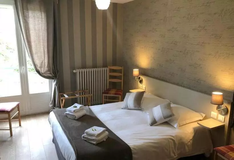 Perhehuone Puutarhanäkymä, Logis Hôtel Auberge De L Etang