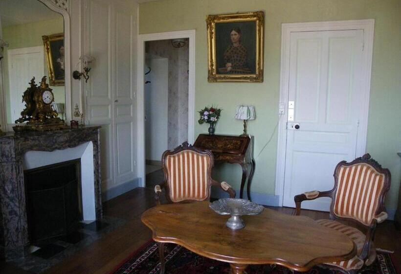 جناح جونيور ديلوكس, Château De Colliers