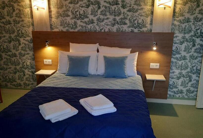 컴포트 트리플 룸, Hôtel De La Barbacane