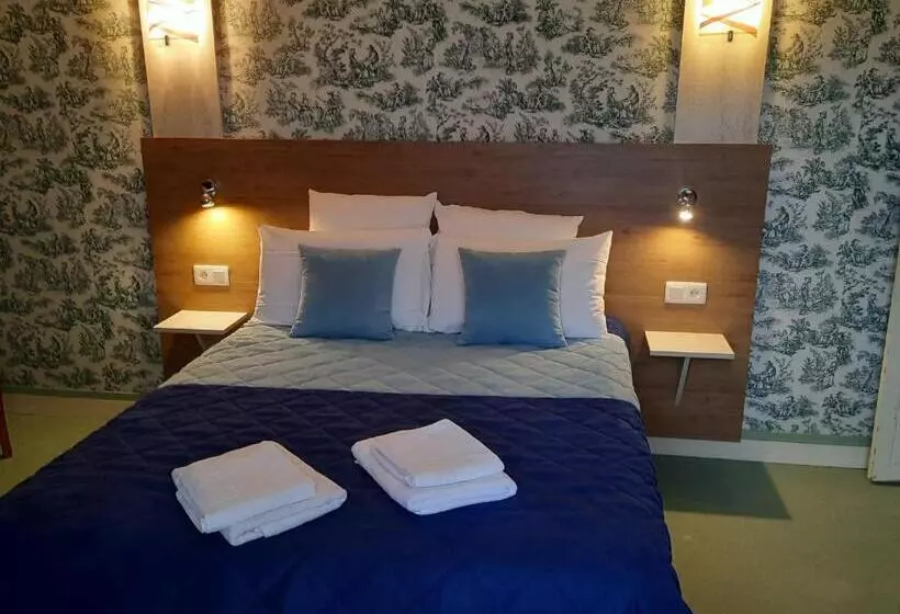 コンフォートトリプルルーム, Hôtel De La Barbacane
