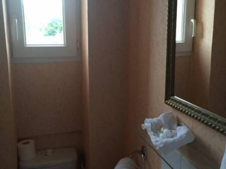 סוויטה דלוקס, Saint Alban