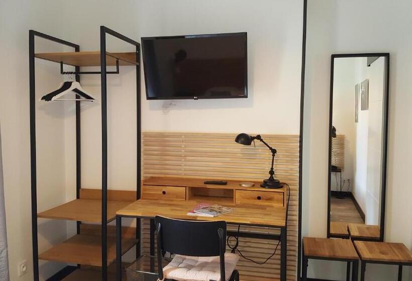 חדר משפחתי, La Gourmandine