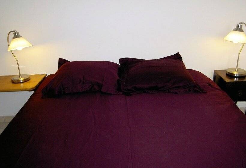 غرفة عائلية, La Maison Du Coteau