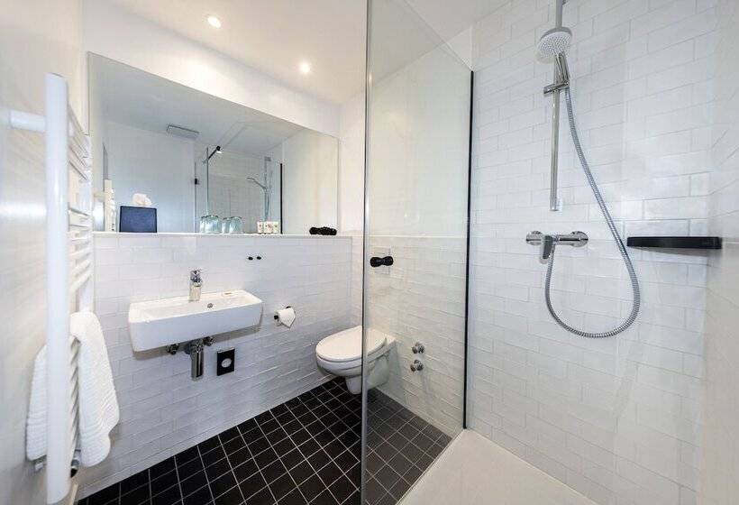 レイクビュースタンダードルーム, Lake House Plon