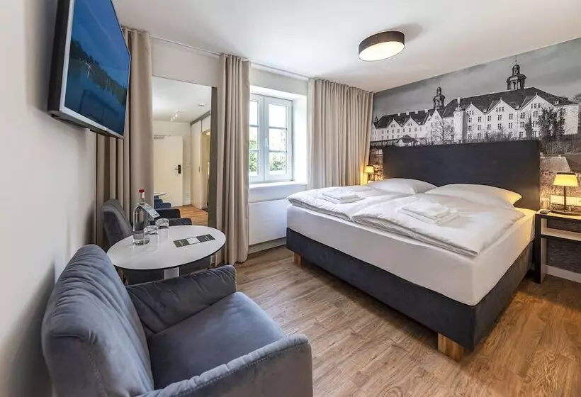 Standard-huone Järvinäkymä, Lake House Plon