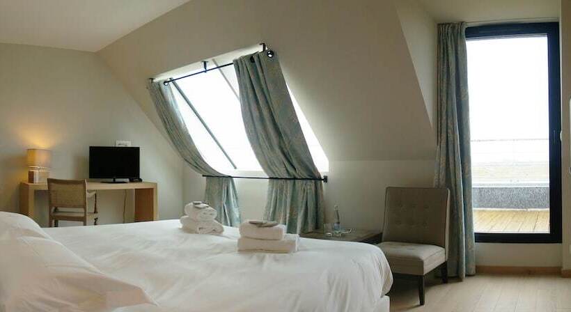 Номер Стандарт Вид на Море с Террасой, Logis Le Château De Sable