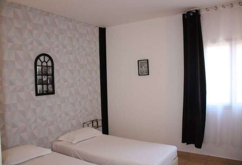 标准单人间, Le Clos Des Médiévales