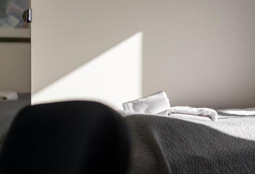 스탠다드 룸, Li Uninen Tampere