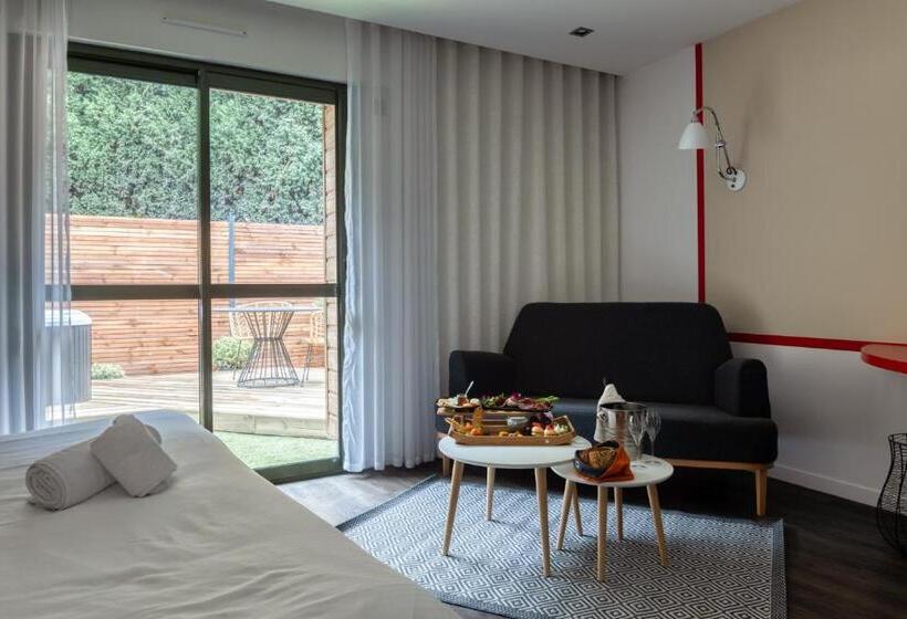 Номер Стандарт с Гидромассажем, Logis Domaine Du Moulin Cavier