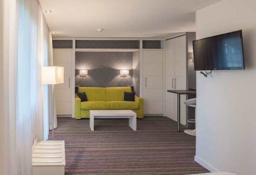 Полулюкс, Logis Domaine Du Moulin Cavier