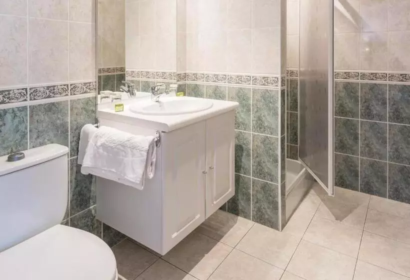 スタンダード４人部屋, Logis Hôtel D Angleterre