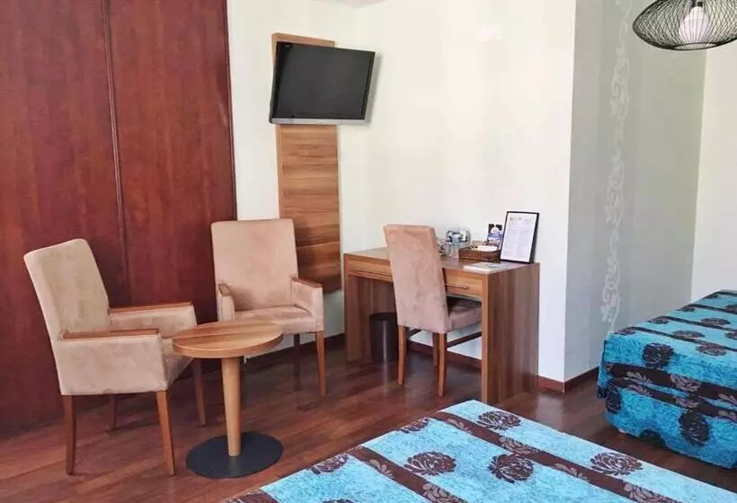 スタンダード４人部屋, Logis Hôtel D Angleterre