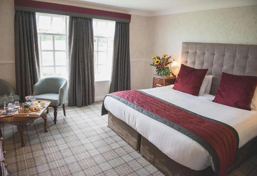 חדר אקזקיוטיב, Mere Court