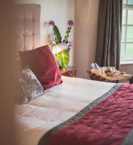 חדר אקזקיוטיב, Mere Court