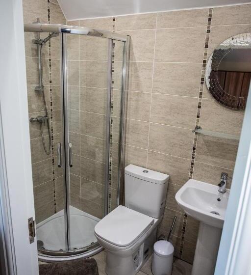 בית, 2 חדרי שינה, Mere Court