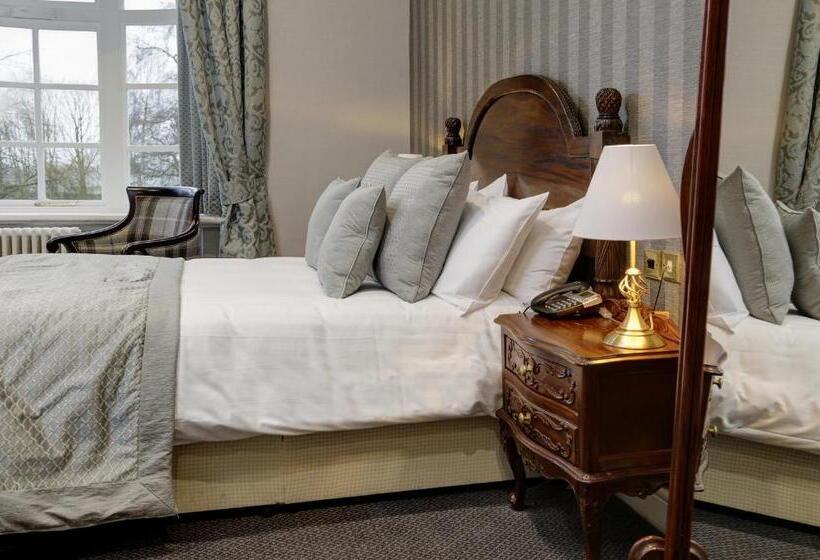 חדר סטנדרט, Mere Court