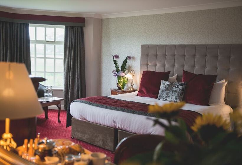 חדר אקזקיוטיב, Mere Court