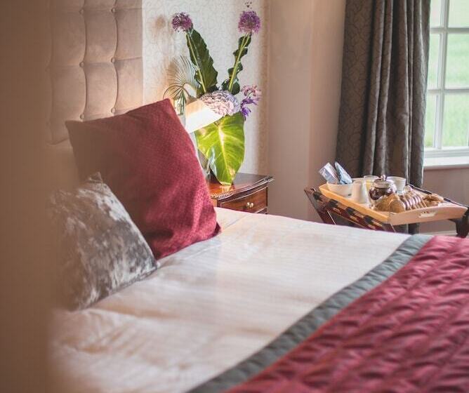 חדר אקזקיוטיב, Mere Court