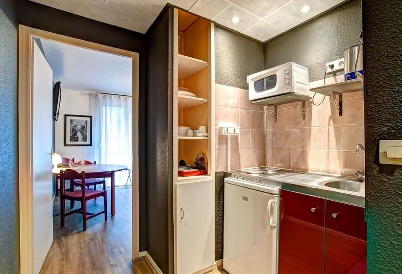 标准工作室, Residence Des Sources