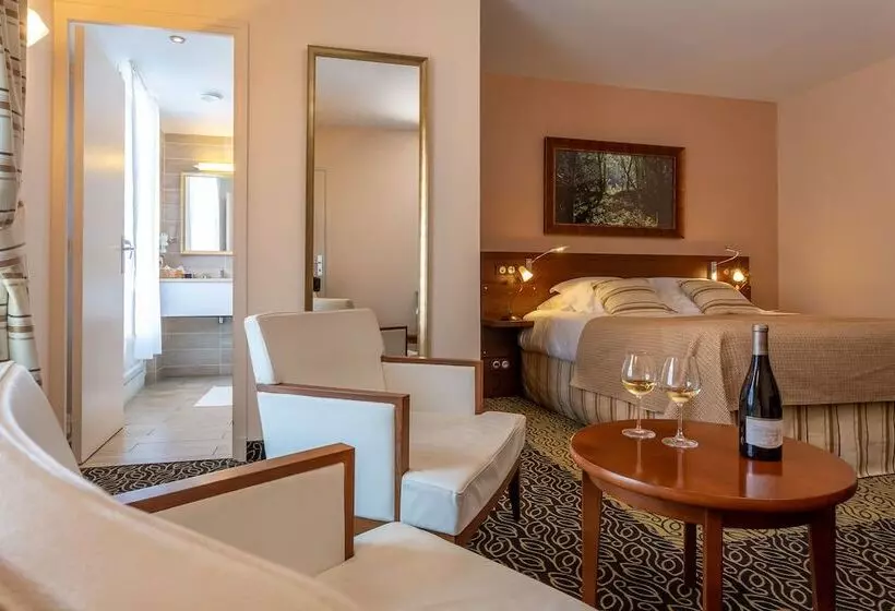 Superior Room, Restaurant Famille Bourgeois  La Cote Des Monts Damnes