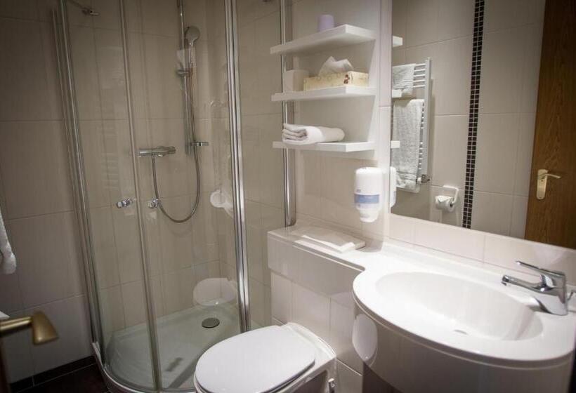 스탠다드 룸, Ruser S