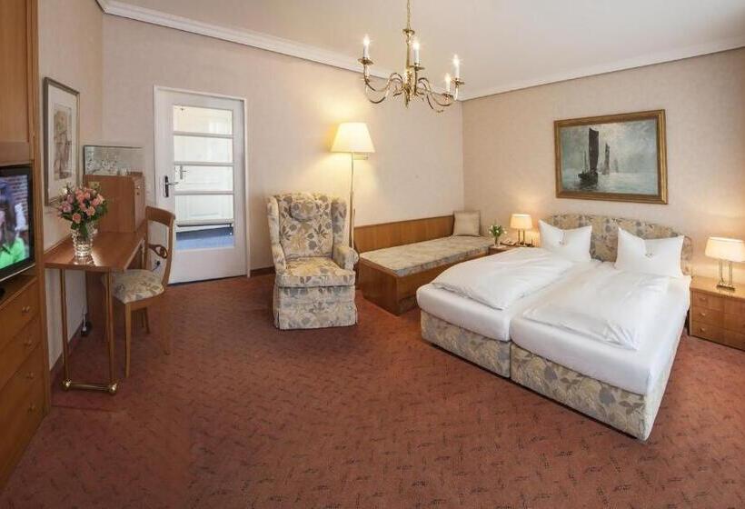 套房侧面可观海景, Strandhotel Monbijou Gmbh Garni