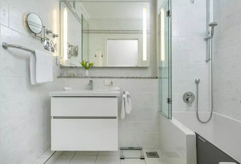 オーシャンビュースタンダードルームバルコニー付き, Strandhotel Monbijou Gmbh Garni
