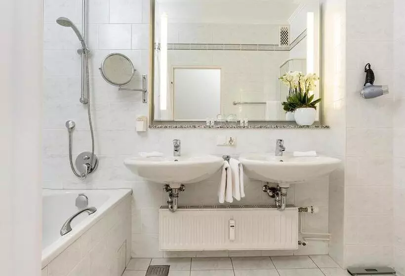 オーシャンビュースタンダードルームバルコニー付き, Strandhotel Monbijou Gmbh Garni