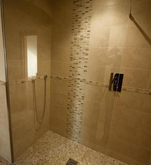 جناح بريميوم, Weald Of Kent Golf Course And