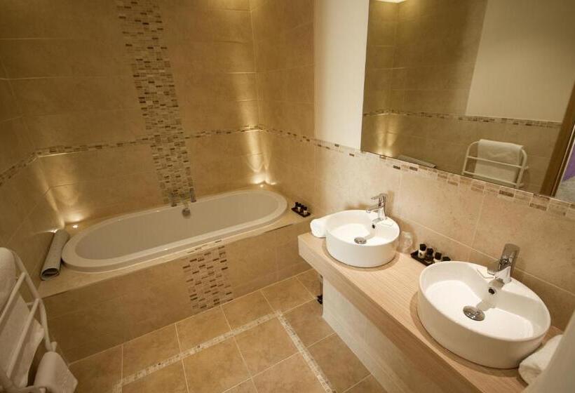 جناح بريميوم, Weald Of Kent Golf Course And