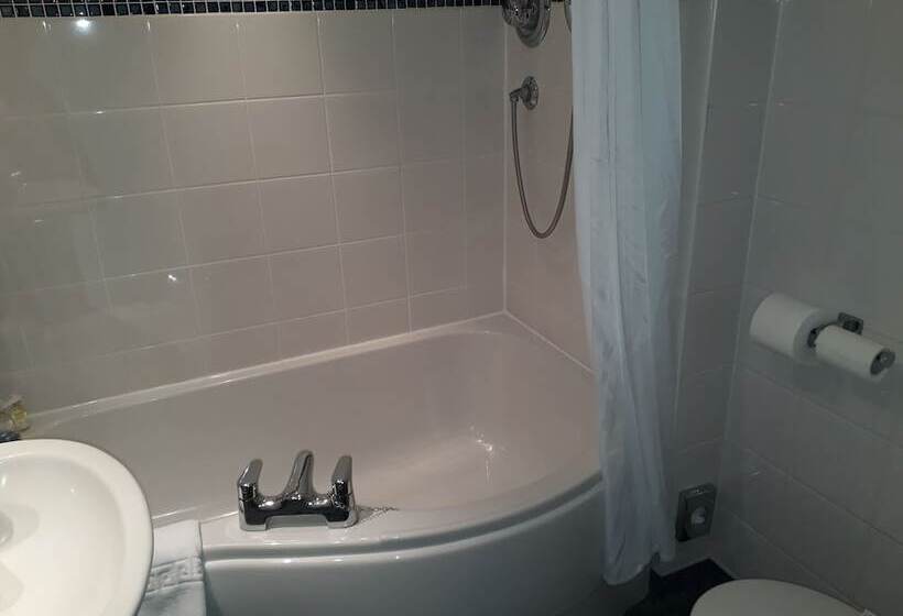 غرفة قياسية, Weald Of Kent Golf Course And