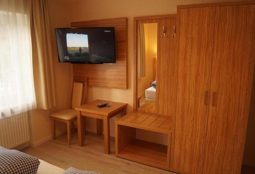 סטודיו סופריור, Landhotel Klempau