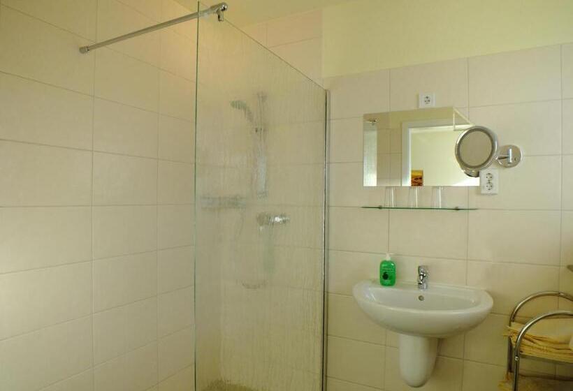 اتاق راحتی یک تخته, Gasthof Goldener Hahn