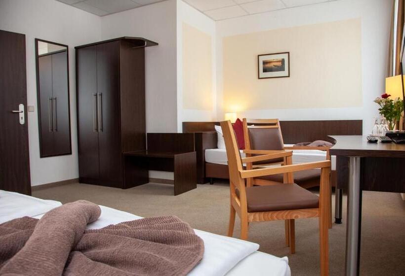 Номер Стандарт Трехместный, Seehotel Zum Löwen