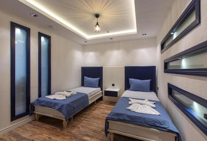 Camera Quadrupla Standard, Angel Residence