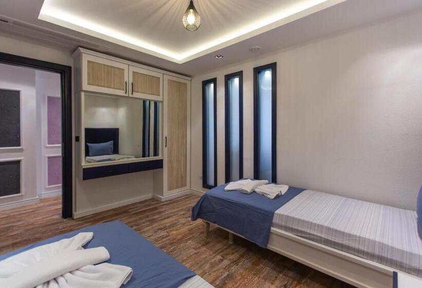 Camera Quadrupla Standard, Angel Residence