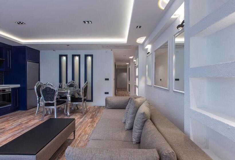 Camera Quadrupla Standard, Angel Residence