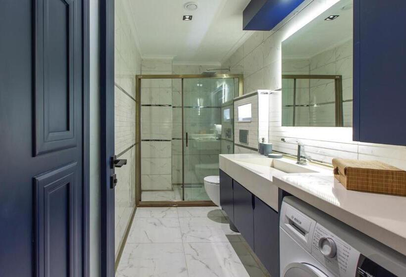 Camera Quadrupla Standard, Angel Residence