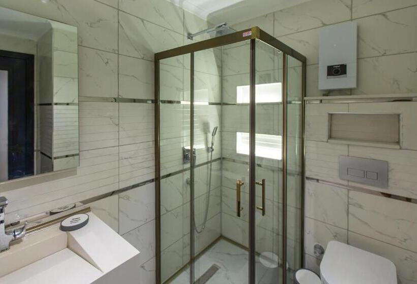 Camera Standard, Angel Residence