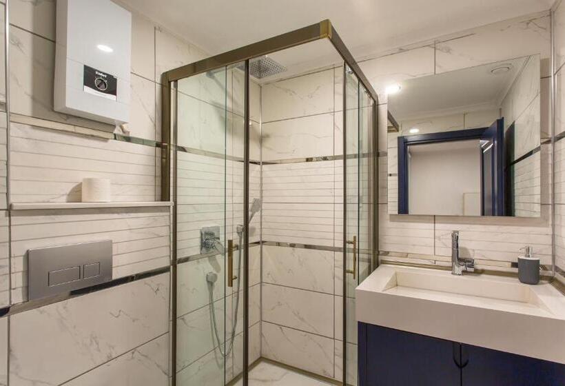 Camera Standard, Angel Residence