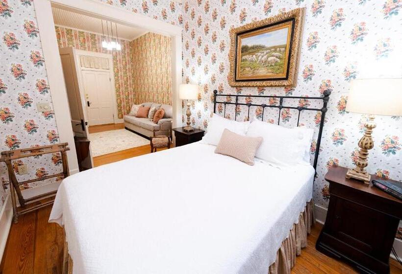 غرفة قياسية, Captain Henderson House