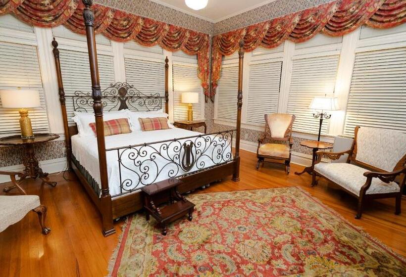 غرفة قياسية سرير كينج, Captain Henderson House