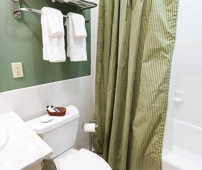 غرفة قياسية, Captain Henderson House