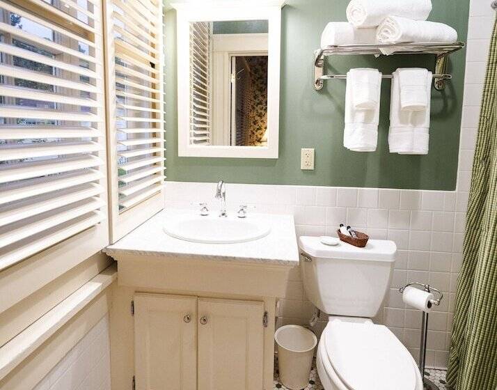 غرفة قياسية, Captain Henderson House