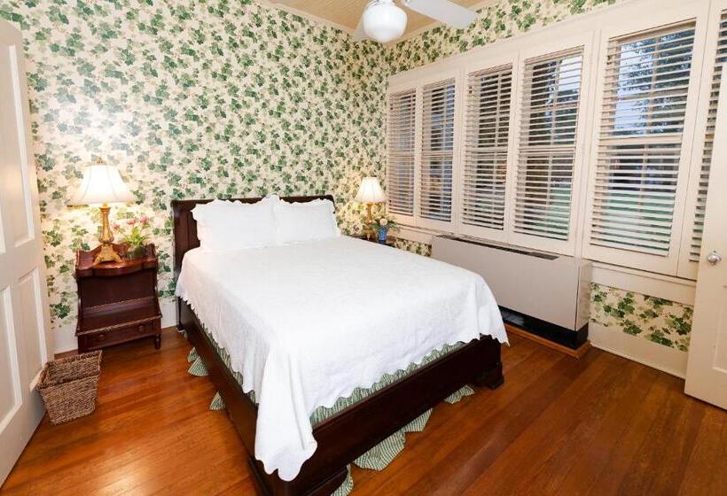 غرفة قياسية, Captain Henderson House