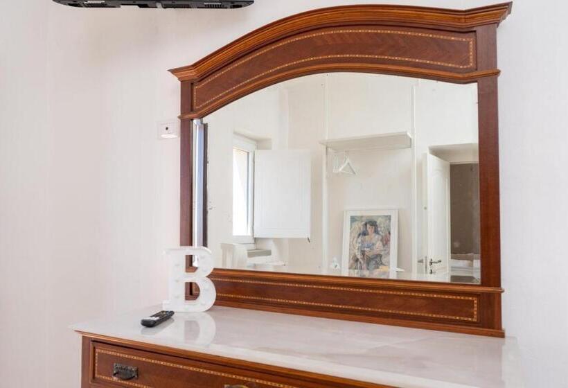 غرفة ديلوكس, Borgo Levi