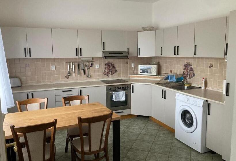 סוויטה משפחתית, Vila Markéta