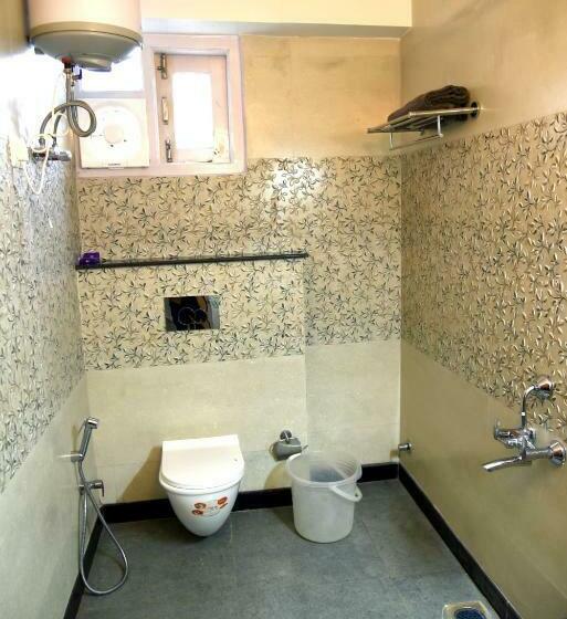 Habitació Estàndard, Uphar